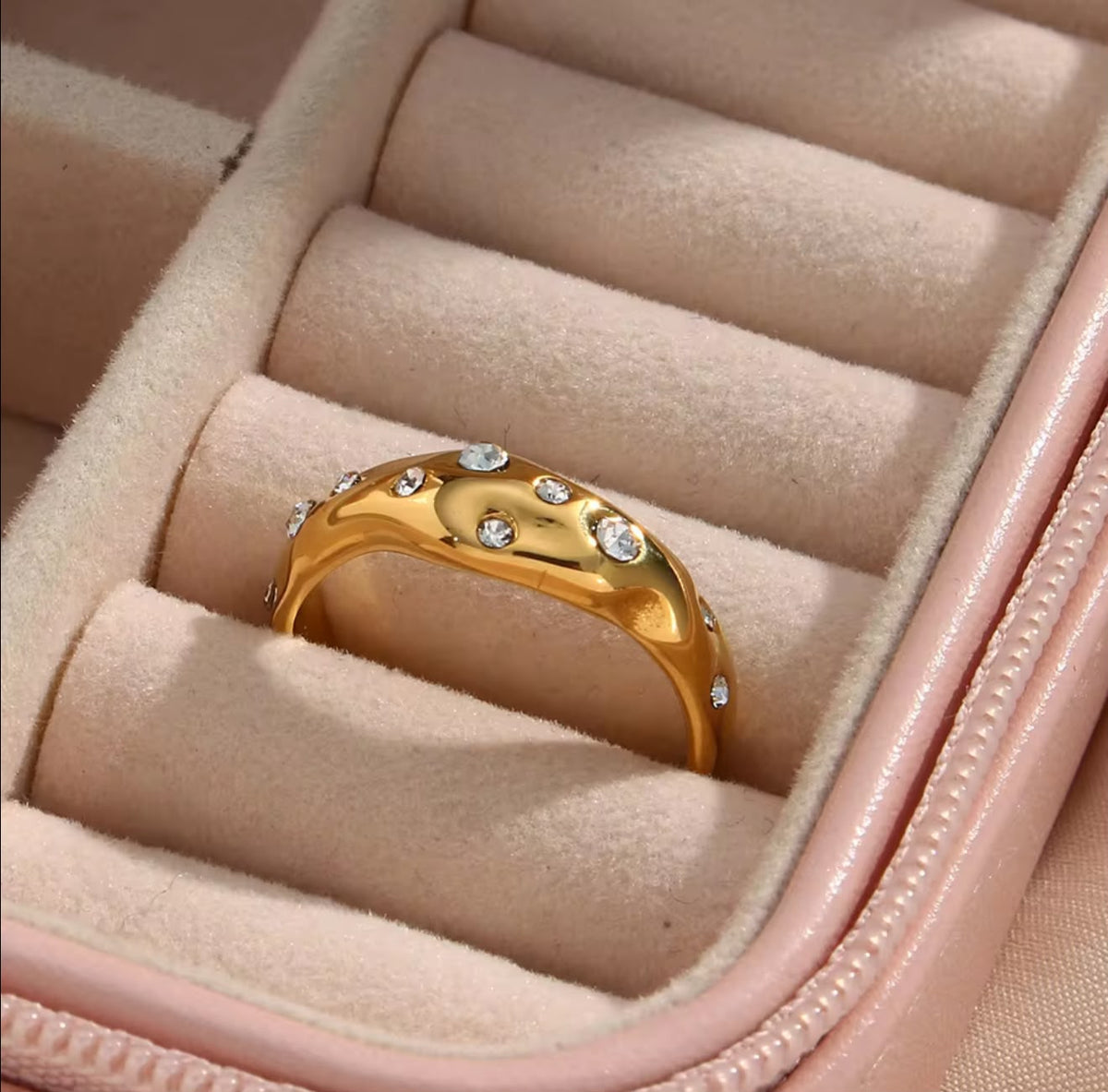 Selena Ring