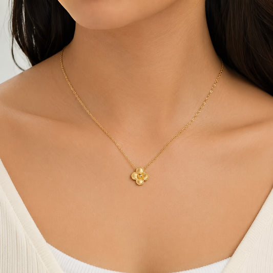 Clover gold necklace