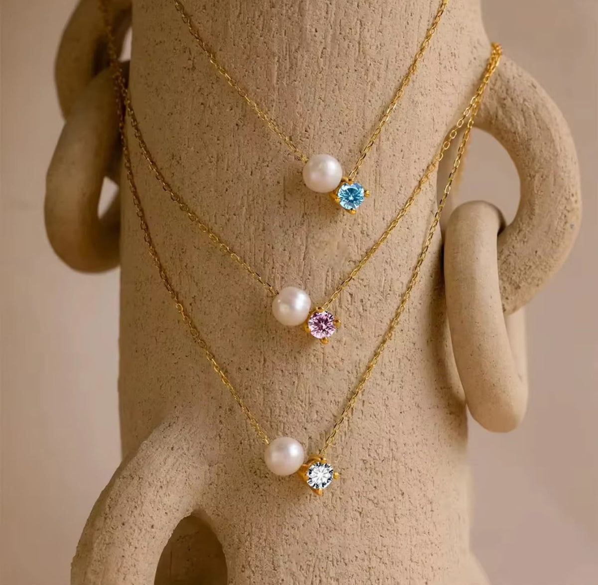 Skye Pearl Necklace