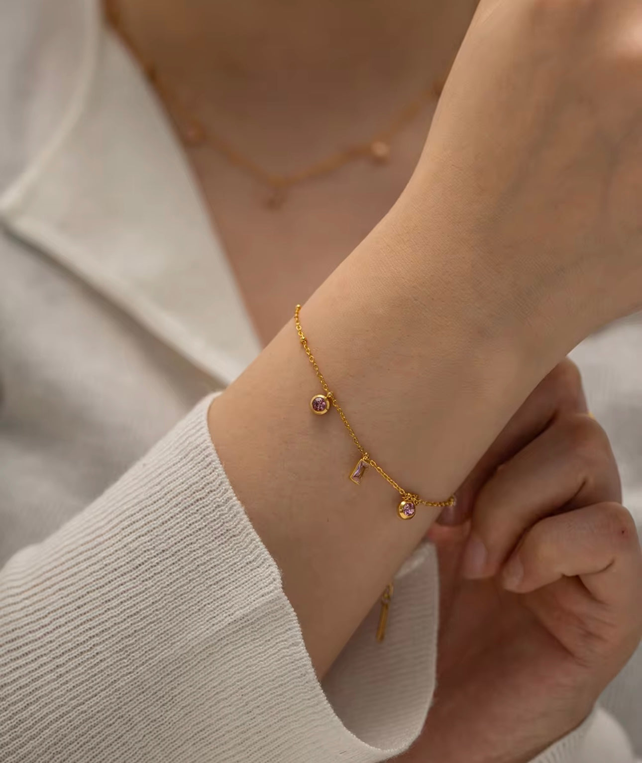 Gold plated Pink Pendant bracelet