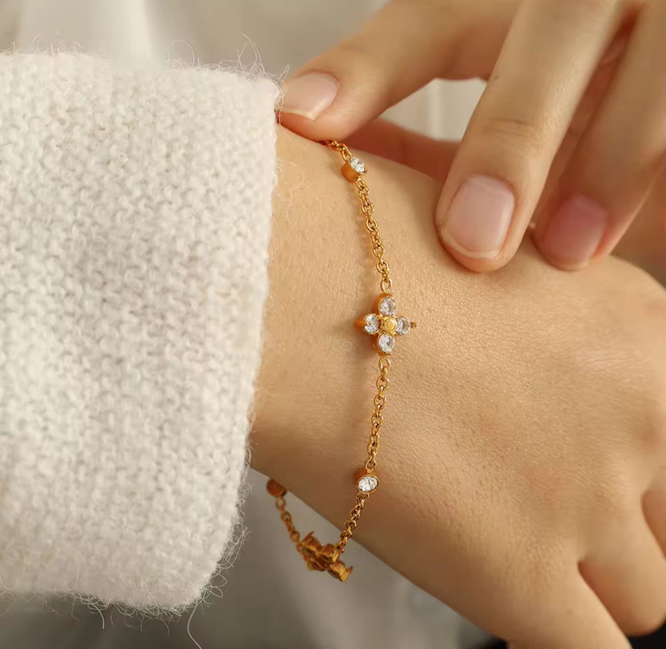 Flower stone chain bracelet