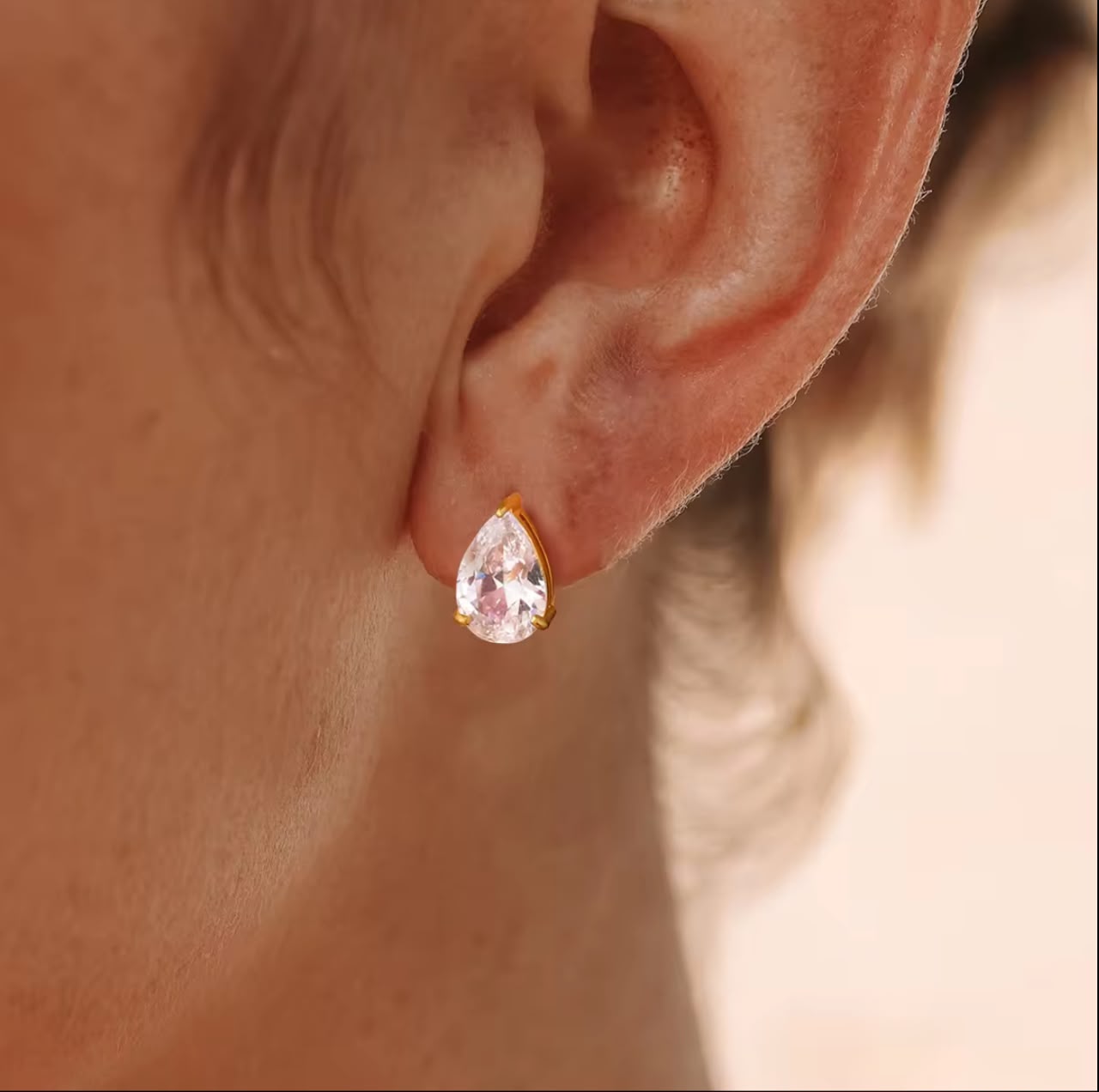 Teardrop Studs (Flat back)