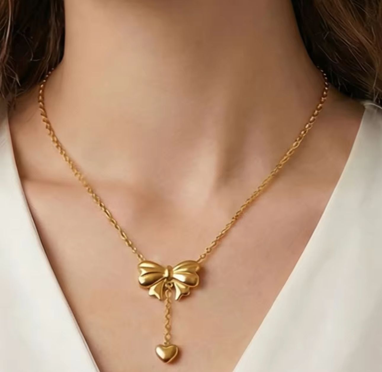 Peora necklace