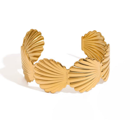 Coastal shell cuff