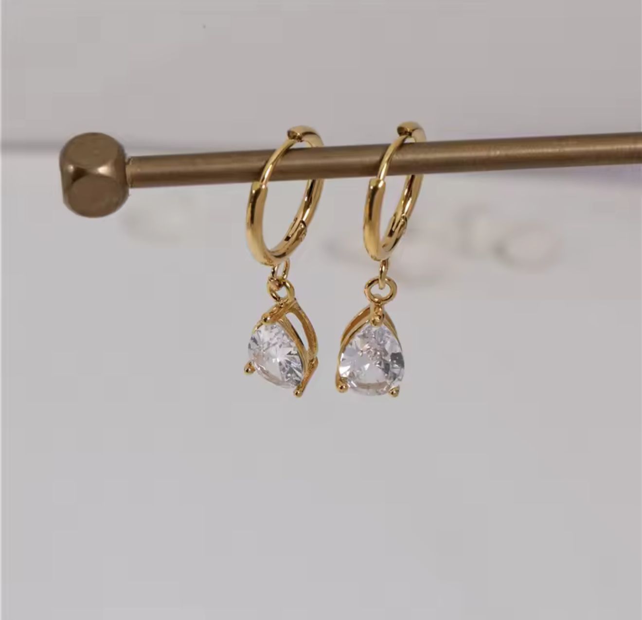 Pear drop Earrings