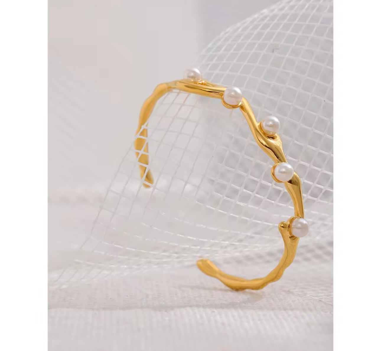White Kada