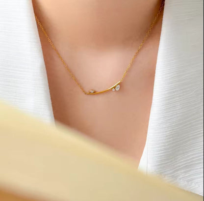 Nova line necklace