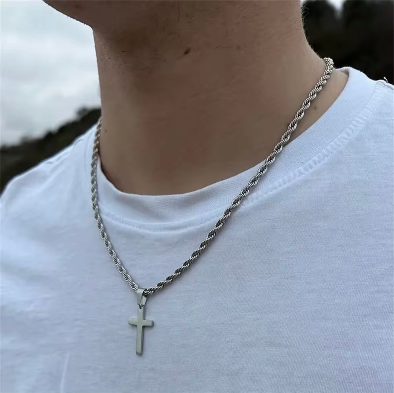 Men’s cross twist chain