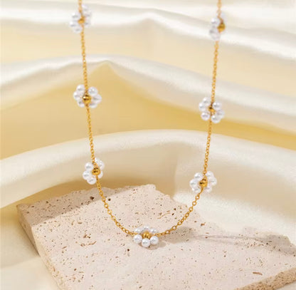 Flower Beed necklace