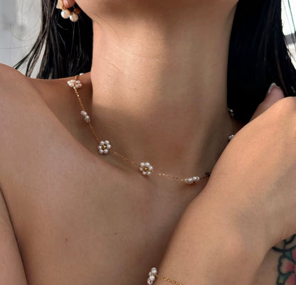 Flower Beed necklace