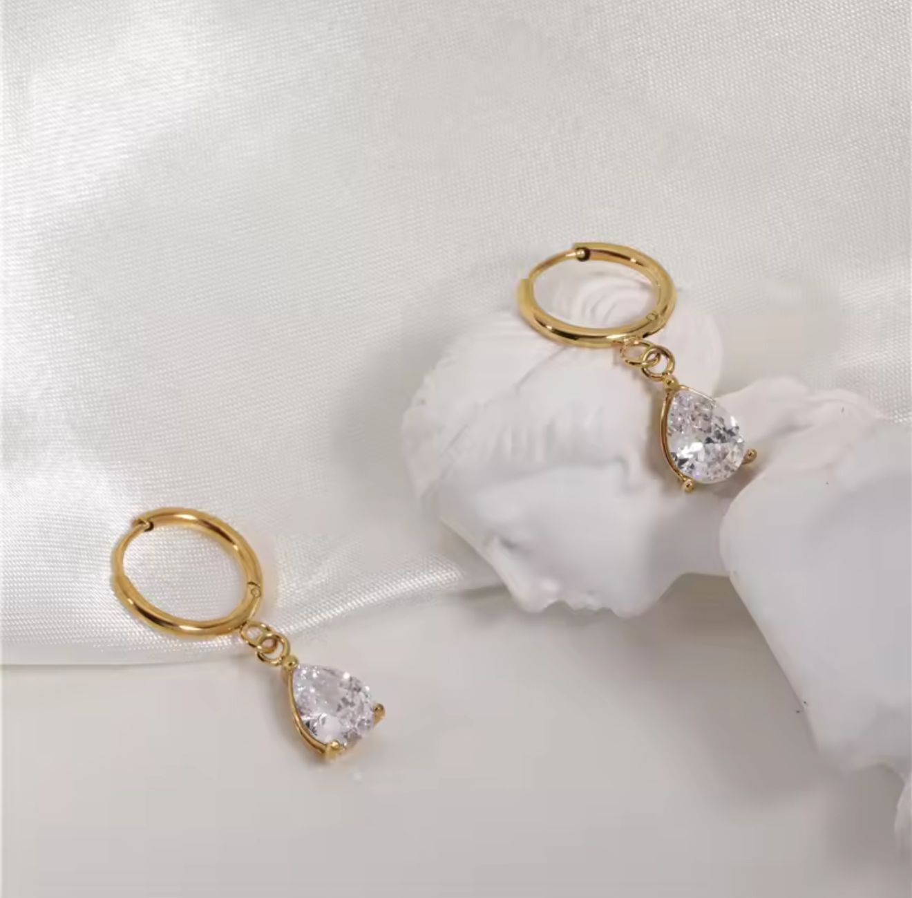 Pear drop Earrings