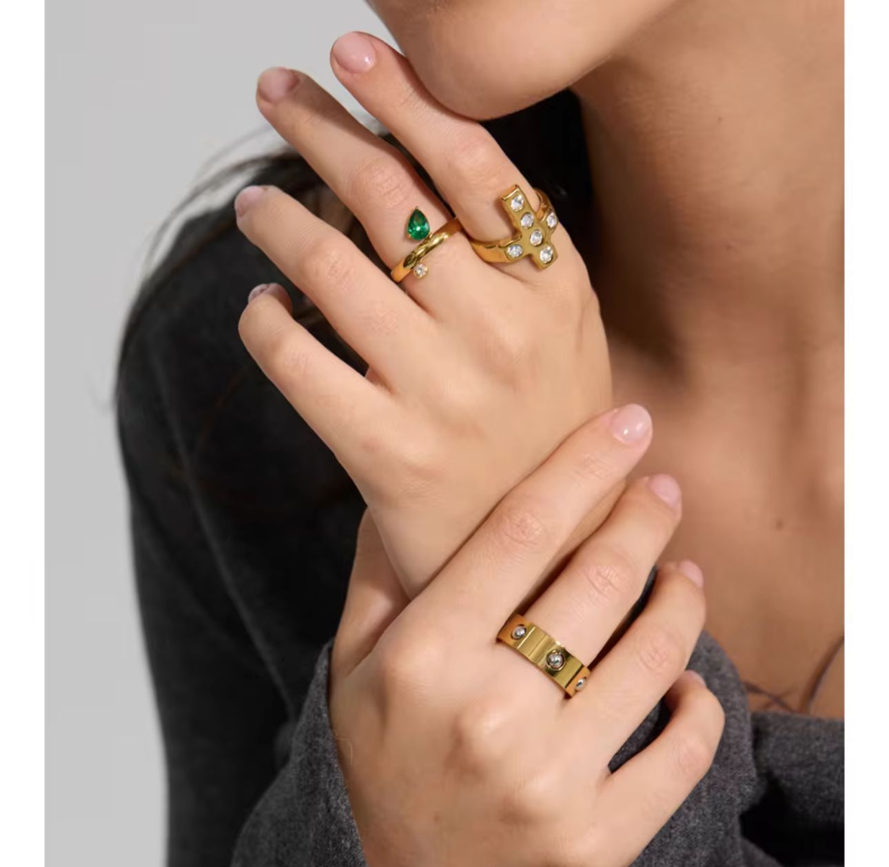 Emerald stone ring